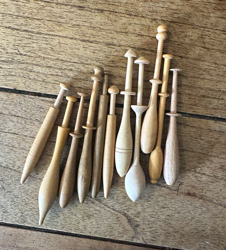 Set wooden tatting - of,