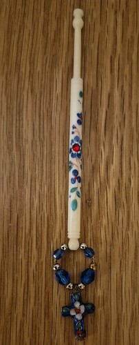 Vintage bone lace making - x,