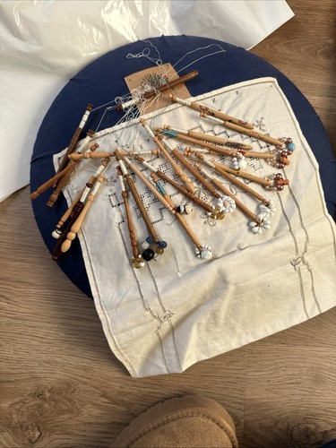 Bobbin lace making - making, pillow
