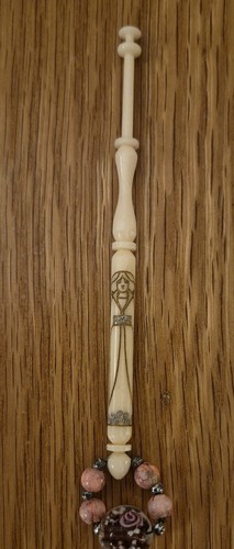Vintage bone lace - x,