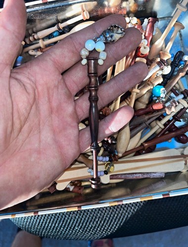 Mixed wooden tatting - mixed,
