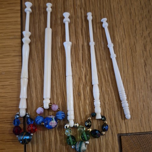Vintage bone lace making - 5, x