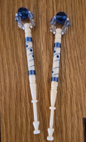 Vintage bone lace making - x,