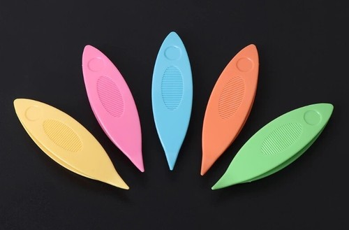 Plastic tatting shuttles - tatting,